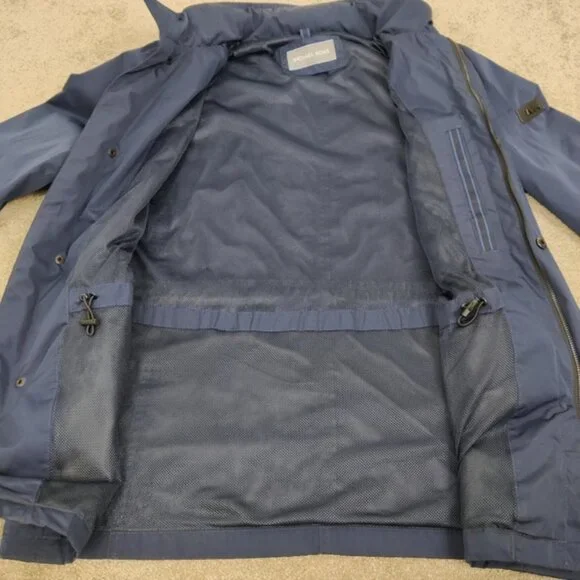 Michael Kors Men's Lightweight Jacket in Blue Size Medium Rain Jacket - Picture 8 of 13